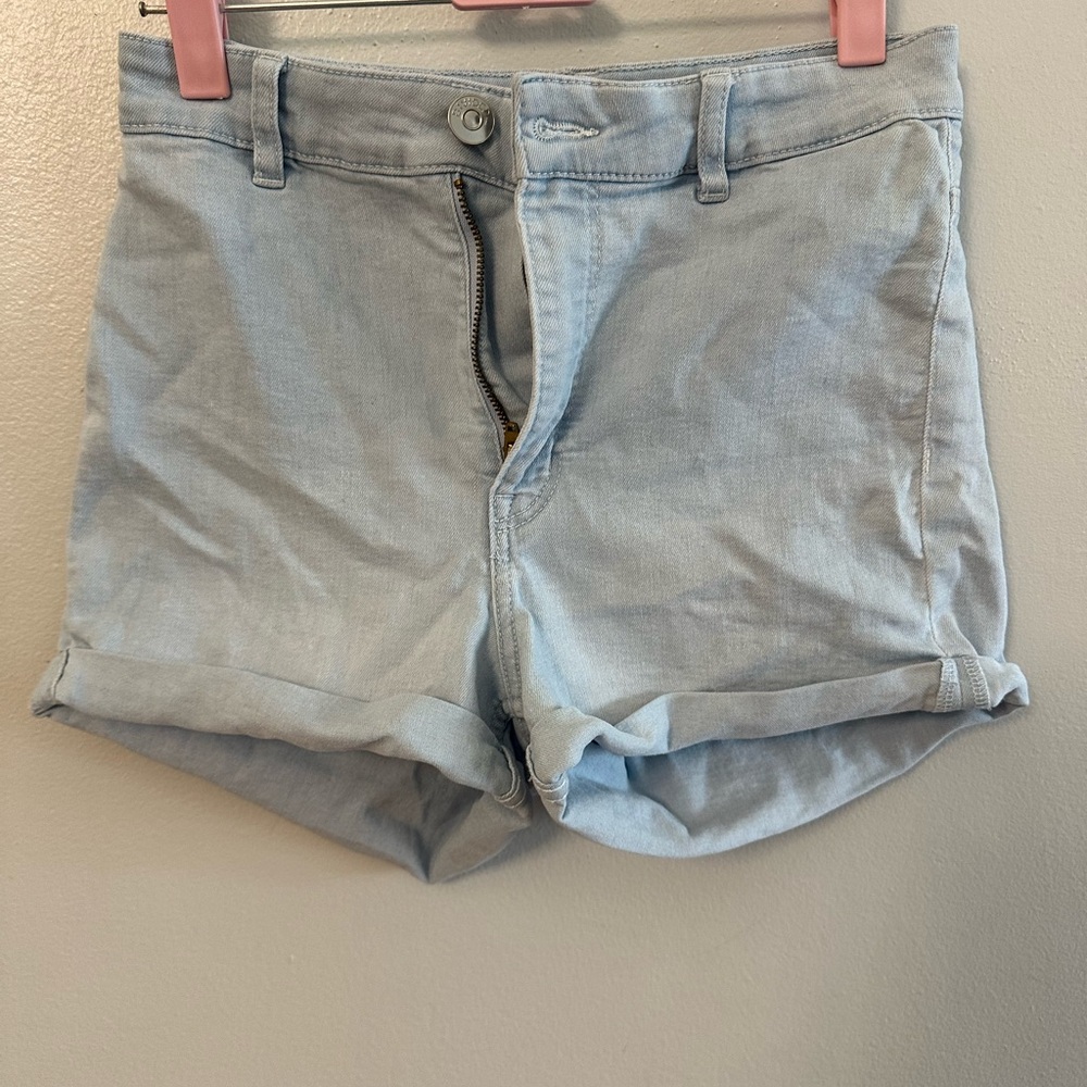 H&M Light Wash Blue Jean Shorts- Size 6